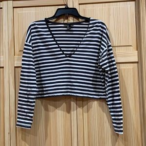 Long sleeve crop top